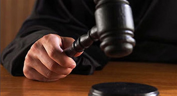 &Kappa;ύ&rho;&iota;&epsilon; &delta;&iota;&kappa;&alpha;&sigma;&tau;ά &mu;&eta;&nu; &xi;&upsilon;&pi;&nu;ά&tau;&epsilon; &tau;&alpha; &pi;&alpha;&iota;&delta;&iota;ά!