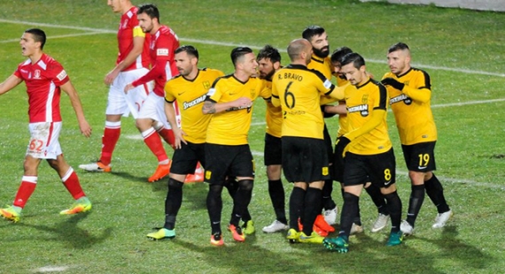 &Tau;&omicron;&upsilon;&sigmaf; &chi;ό&rho;&epsilon;&psi;&epsilon; &sigma;&tau;&eta; &beta;&rho;&omicron;&chi;ή!