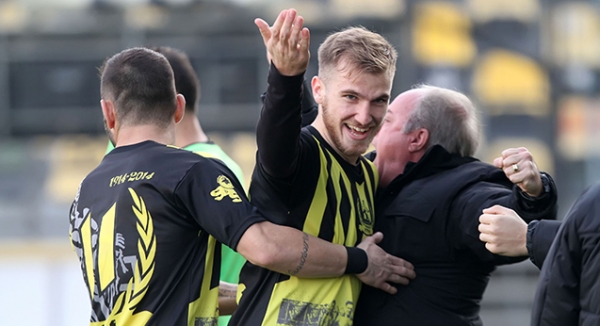 &Mu;&epsilon;&gamma;ά&lambda;&omega;&sigma;&epsilon; &tau;&omicron; &nu;&iota;&kappa;&eta;&phi;ό&rho;&omicron; &sigma;&epsilon;&rho;ί!