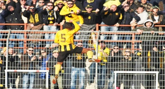 Έ&phi;&upsilon;&gamma;&epsilon; &tau;&omicron; ά&gamma;&chi;&omicron;&sigmaf;... ή&rho;&theta;&epsilon; &eta; &nu;ί&kappa;&eta;!