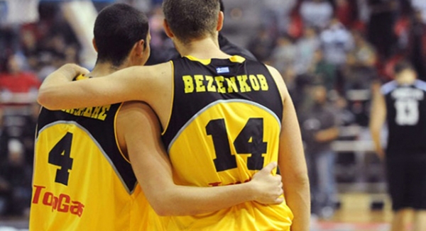 &Omicron; &Beta;&epsilon;&zeta;έ&nu;&kappa;&omicron;&phi;, &omicron; &Mu;&pi;&omicron;&chi;&omega;&rho;ί&delta;&eta;&sigmaf; &kappa;&alpha;&iota; &tau;&alpha; ά&lambda;&lambda;&alpha; &pi;&alpha;&iota;&delta;&iota;ά