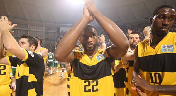 &Kappa;&epsilon;&rho;&delta;ί&zeta;&epsilon;&iota; &kappa;&alpha;&iota; "&kappa;&lambda;&epsilon;&iota;&delta;ώ&nu;&epsilon;&iota;" &pi;&rho;ό&kappa;&rho;&iota;&sigma;&eta; &kappa;&alpha;&iota; &pi;&rho;ώ&tau;&eta; &theta;έ&sigma;&eta;